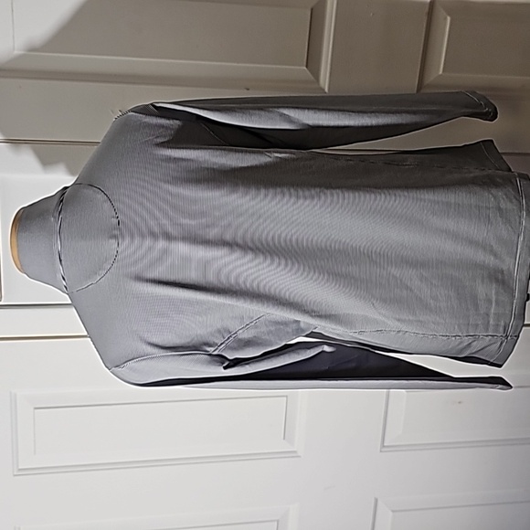 Peter millar jersey knit‎ fabric pinstripes. Henley style shirt. Size lar… - Picture 6 of 10